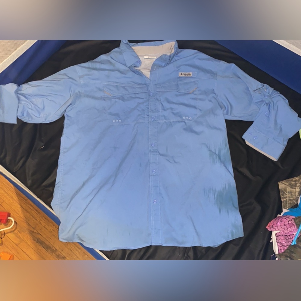 Mens Columbia Button Down Fishing Shirt some stains
